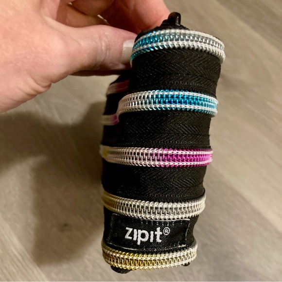 Zip-it black cosmetics bag or pencil pouch - Picture 4 of 5